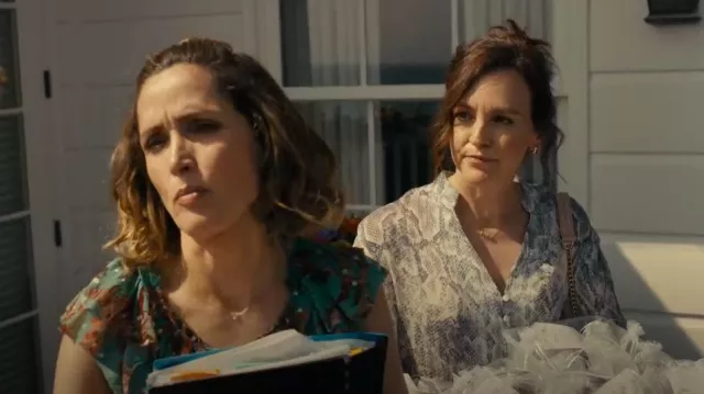 Robe Zara Metallic Thread Animal Printed portée par Katie (Carla gallo) comme on le voit dans Platonic (S02E04)