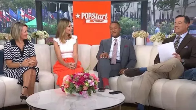 Débardeur smocké Veronica Beard Wyles porté par Savannah Guthrie comme on le voit dans Today le 20 août 2025