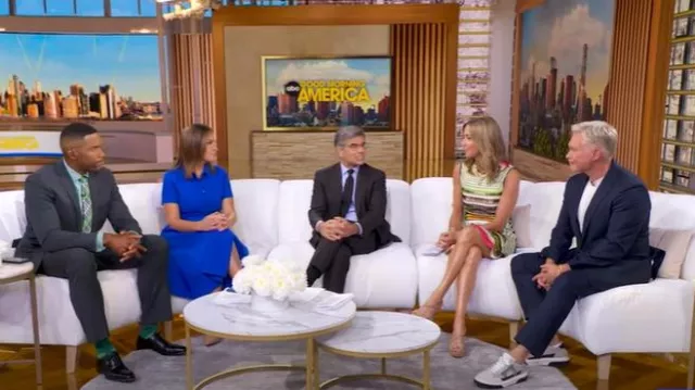Mini robe Clover Canyon portée par Lara Spencer vue dans Good Morning America le 20 août 2025