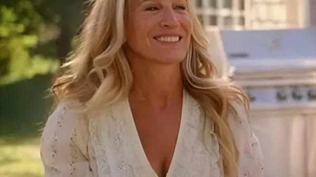 Vestido con estampado floral usado por Carrie Bradshaw (Sarah Jessica Parker) en And Just Like That... (S03E12) || Y así como ese vestido de estampado floral Carrie Bradshaw S3