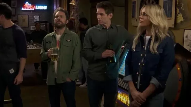 Chemise en jean Frame Heritage portée par Deandra 'Dee' Reynolds (Kaitlin Olson) comme on le voit dans It’s Always Sunny in Philadelphia (S17E06)