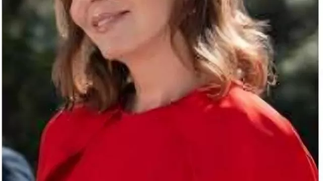 Red Crepe Dress worn by Sylvie Grateau (Philippine Leroy-Beaulieu) in Emily in Paris (S05) || Emily In Paris S5 Philippine Leroy-Beaulieu Red Crepe Dress