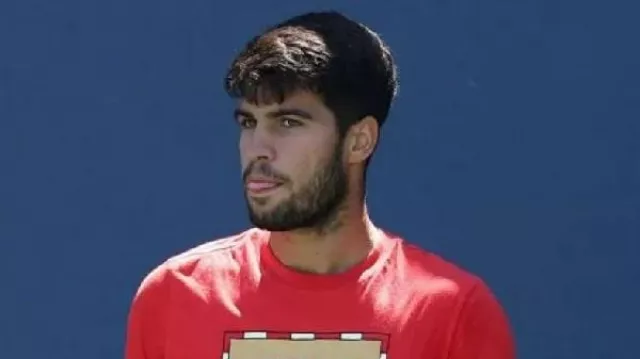 This Red T-Shirt worn by Carlos Alcaraz in LIVE | Carlos Alcaraz and Cameron Norrie | Practice Session | 2025 US Open