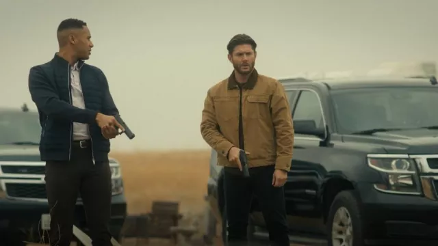 Jeans Levi’s Black porté par Mark Meachum (Jensen Ackles) comme on le voit dans Countdown (S01E06)