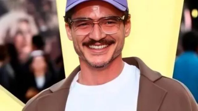 T-Shirt Protect The Dolls porté par (Pedro Pascal) comme on le voit dans Thunderbolts*