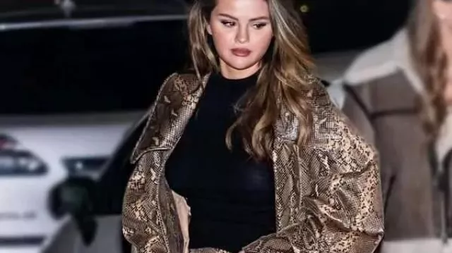 Selena Gomez Snake Print Coat in Major Lazer & DJ Snake ft. Selena Gomez - Feel Good (New Song 2017)
