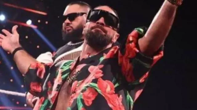 Camisa estampada floral Monday Night RAW Seth Rollins