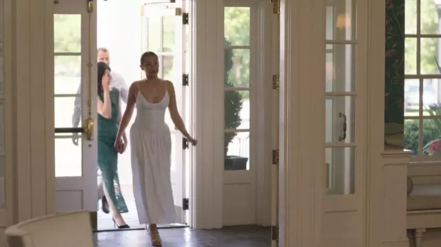Schutz Julianna Weekend Sandal worn by Isabel 'Belly' Conklin (Lola Tung) as seen in The Summer I Turned Pretty (S03E08)