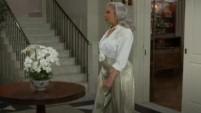 Akris Miyuki Metallic Wide-Leg Pleated Silk Pants worn by Anita Dupree (Tamara Tunie) as seen in Beyond the Gates (S01E117)