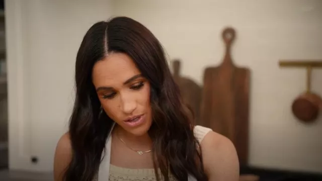 Logan Hollowell Queen Gargantilla cubana de esmeralda de corte esmeralda usada por Meghan Markle como se ve en With Love, Meghan (S01E04)