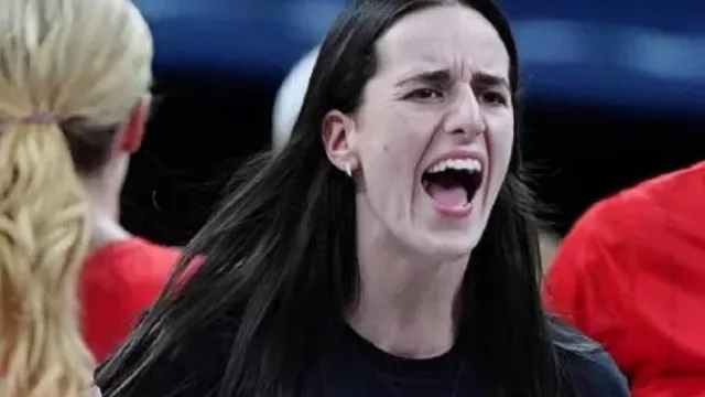 MVP Mitchell Camiseta negra usada por Caitlin Clark en Kelsey Mitchell reflexiona sobre el equipo que llega al juego de esta noche con camisetas de ❤️ MVP Mitchell