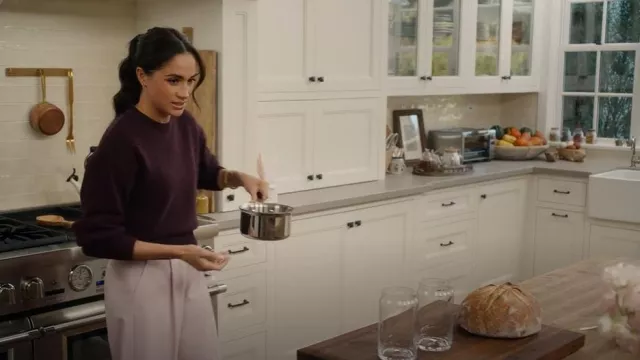 Pantalon Anine Bing Carrie porté par Meghan Markle comme on le voit dans With Love, Meghan (S02E02)
