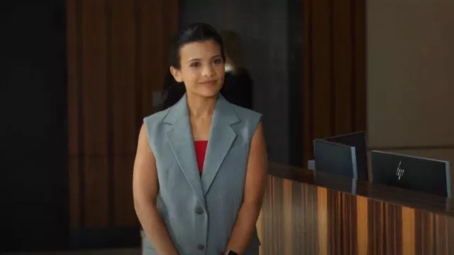 Aritzia Babaton Takeover Vest in Heather Medium Grey worn by Jackie Howard (Nikki Rodriguez) as seen in My Life with the Walter Boys (S02E01)