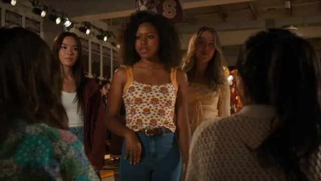 Débardeur Maeve Trapunto porté par Noelle (Kelcey Mawema) comme on le voit dans Ma vie avec les Walter Boys (S02E02)