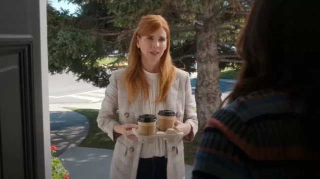 Veronica Beard Beacon Dickey Linen Blazer worn by Katherine Walter (Sarah Rafferty) as seen in My Life with the Walter Boys (S02E04)