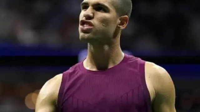 Camiseta sin mangas del US Open usada por Carlos Alcaraz en Carlos Alcaraz envió una advertencia de 'armas' por el próximo oponente del US Open