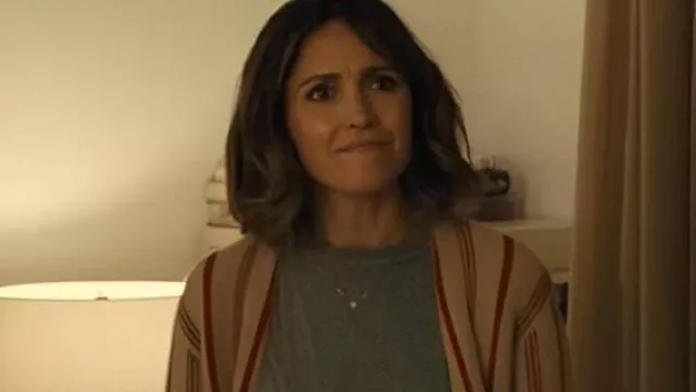 Cardigan platonique porté par Sylvia (Rose Byrne) tel qu’on le voit dans Platonic (S02E05)