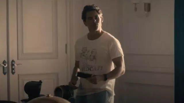 101shirts Camisa Wildcat usada por el presidente Cal Bradford (James Marsden) como se ve en Paradise (S01E05)