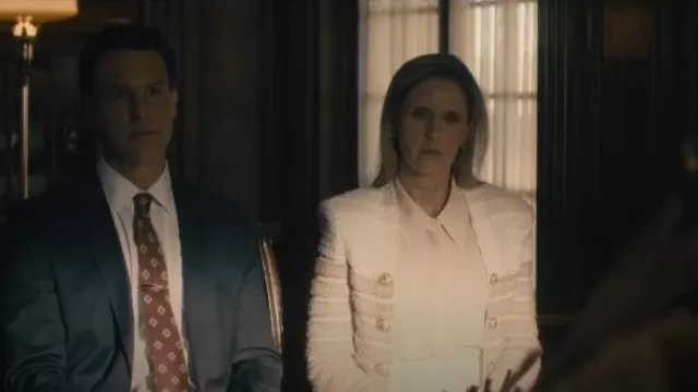 Balmain Beige Stripe Side To Side Spencer Tweed Jacket portée par la mère de Charlie (Danielle Hoetmer) comme on le voit dans Paradise (S01E06)