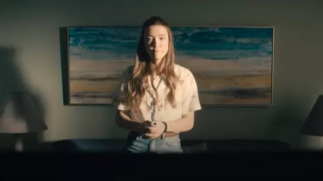 Chemise Levi’s Joyce à manches courtes portée par Jane Driscoll (Nicole Brydon Bloom) vue dans Paradise (S01E08)