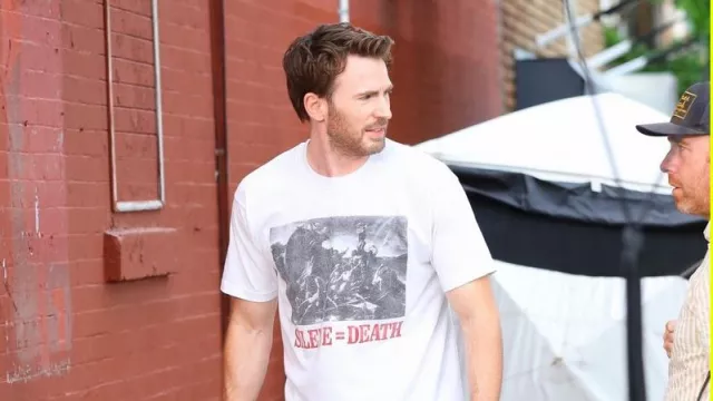 de John (Chris Evans) dans Materialists