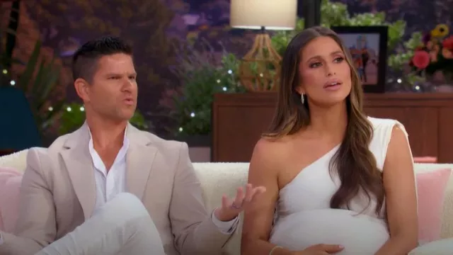 Robe de maternité blanche Club L London portée par Nia Sanchez comme on le voit dans The Valley (S02E16)