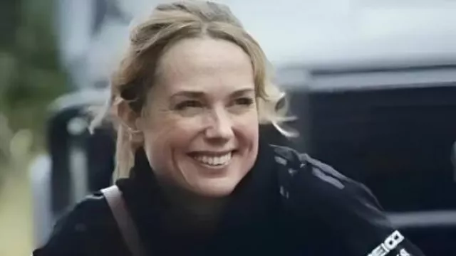 F1 The Movie Blouson de course noir porté par Kate McKenna (Kerry Condon) vu en F1