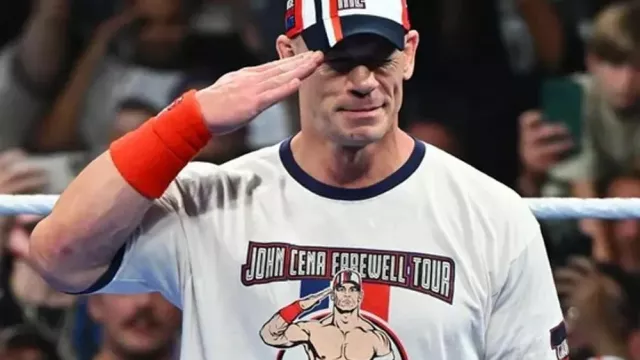 Camiseta blanca de John Cena en WWE Raw