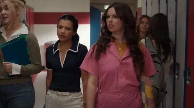 Combinaison à manches courtes Pistola Grover portée par Grace (Ellie O’Brien) comme on le voit dans Ma vie avec les Walter Boys (S02E06)