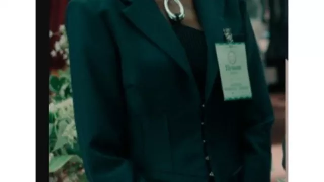 Blazer corsé de Aleesha (Zainab Johnson) en Upload (S04)