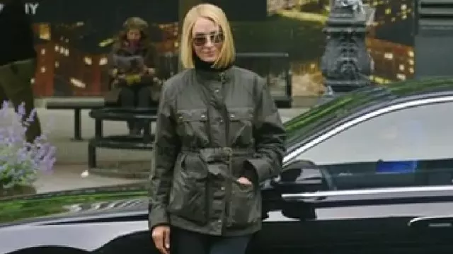 Dexter Resurrection S01 Uma Thurman Jacket of Charley (Uma Thurman) in ...