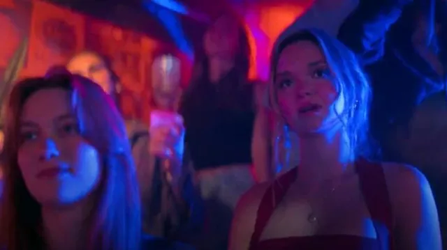ASTR the Label Lilibeth usada por Sophia Kinney (Lilah Pate) como se ve en The Runarounds (S01E08)