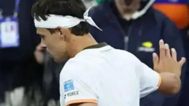 Camiseta del torneo de tenis Daniel Altmaier 2025 US Open en Stefanos Tsitsipas vs. Daniel Altmaier Highlights | Ronda 2 del US Open 2025