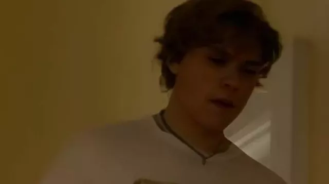 The Runarounds 2025 Tiger T-Shirt utilisé par (William Lipton) comme on le voit dans The Runarounds (S01E03)