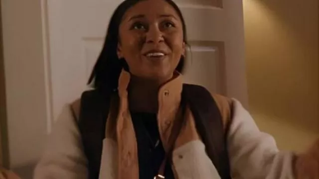My Life With The Walter Boys White & Tan Sherpa Jacket worn by Jackie Howard (Nikki Rodriguez) as seen in My Life with the Walter Boys (S02E01)