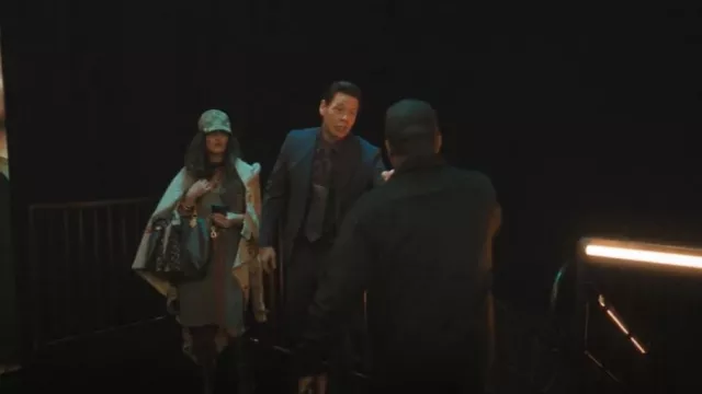 Gorra de béisbol de lona Gucci Jumbo GG usada por Maya Mason (Kathryn Hahn) como se ve en The Studio (S01E07)