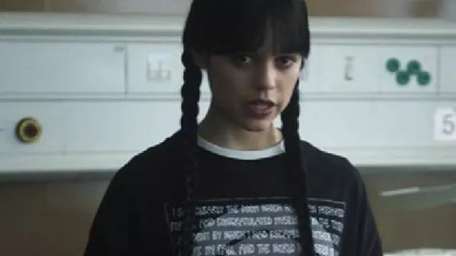 Camiseta de Wednesday Jenna Ortega Poe The Pit and the Pendulum Skull