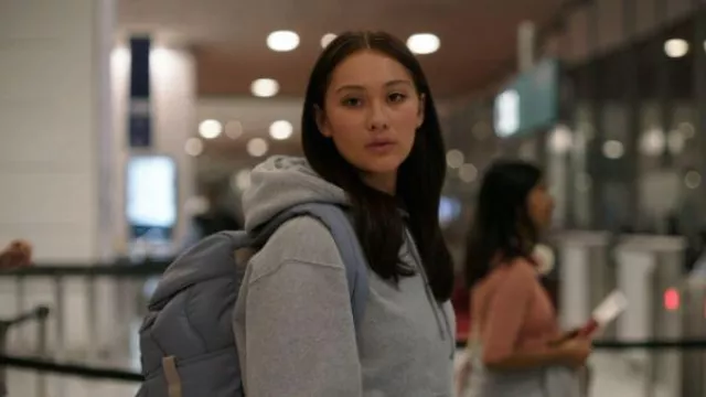 Coach The Summer I Turned Pretty Mochila ondulada acolchada con lazo usada por Isabel 'Belly' Conklin (Lola Tung) como se ve en The Summer I Turned Pretty (S03E09)