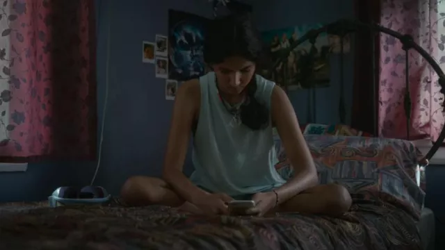 Jordan Sport Diamond Tank Top usado por Raffy Rajeswaran (Saiesha Sundaralingam) como se ve en Playing Gracie Darling (S01E01)
