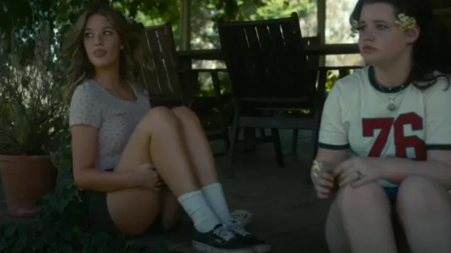 Short en jean Ghanda Quincy porté par Gracie Darling (Kristina Bogic) comme on le voit dans Playing Gracie Darling (S01E03)