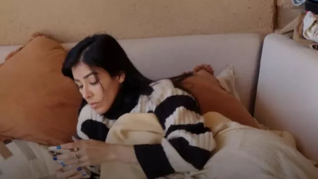Pull-over en laine Pulcykp Rayé porté par N’importe qui comme on le voit dans 90 Day Fiancé (S11E09)