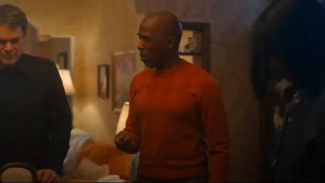 LeVane Fancy Crewneck Knit usado por Blessing Kamara (Ntare Mwine) como se ve en Dexter: Resurrection (S01E02)