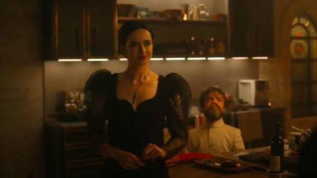 David Howard Diseño icónico Vestido negro pequeño coleccionable usado por Mia Lapierre (Krysten Ritter) como se ve en Dexter: Resurrection (S01E04)