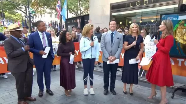 Legging à chevrons en apesanteur Tory Burch porté par Hoda Kotb comme on le voit dans Today le 9 septembre 2025