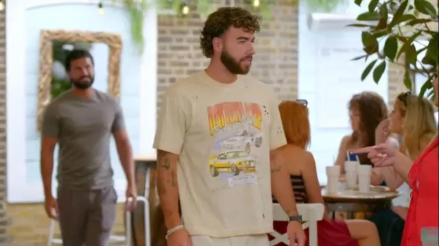Banana Club Amber Yellow Oversize T Shirt porté par Sammy Root comme on le voit dans The Only Way Is Essex (S35E06)