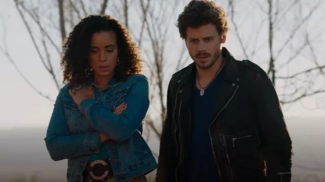 Veste en jean camionneur originale Levi’s portée par Fiji Cavanaugh (Parisa Fitz-Henley) vue à minuit, Texas (S01E02)
