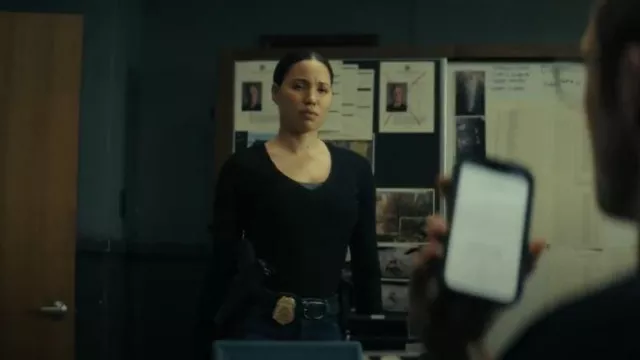 Monrow Textured Tri Blend Fitted Long Sleeve V Neck Tee worn by Michelle Calderone (Jurnee Smollett-Bell) as seen in Smoke (S01E02)