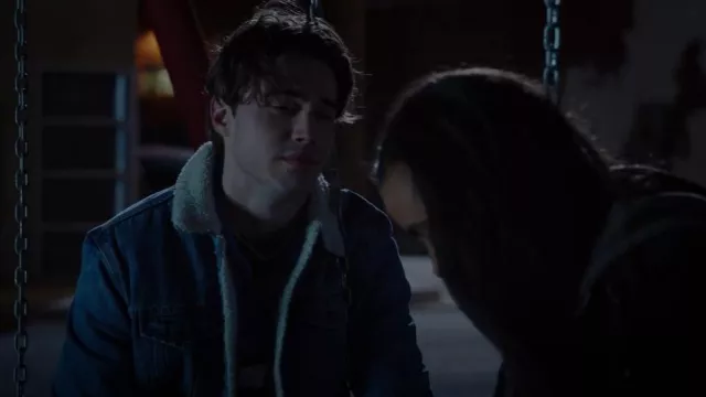 Camionneur sherpa Levi’s Type 3 porté par Jeremy (Ryan McCartan) vu à Midnight, Texas (S01E09)