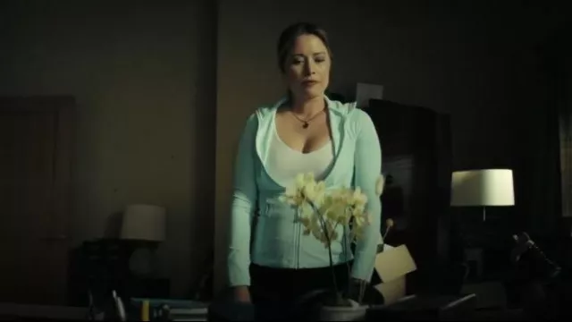 Lululemon Define Veste en Menthe portée par Ashley Gudsen (Hannah Anderson) comme on le voit dans Smoke (S01E09)