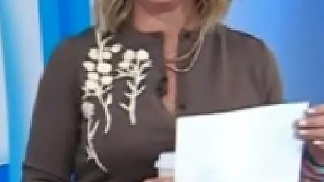 Cardigan fleuri porté par Jenna Bush Hager dans The Today Show